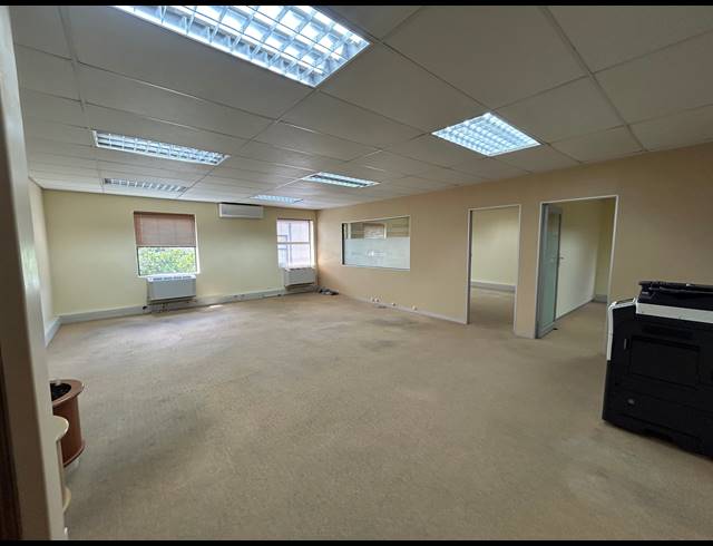 122M² OFFICE TO LET IN KENILWORTH
